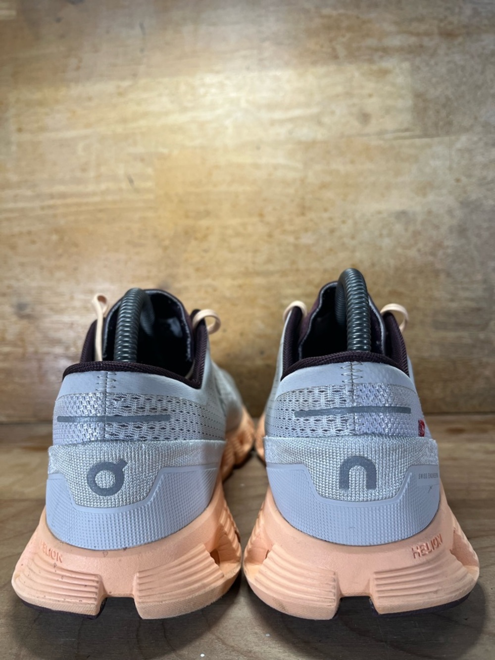 On Cloud X REFLECTIVE Womens Size 10.5 Running Shoes Sneakers Silver Almond - Picture 5 of 12